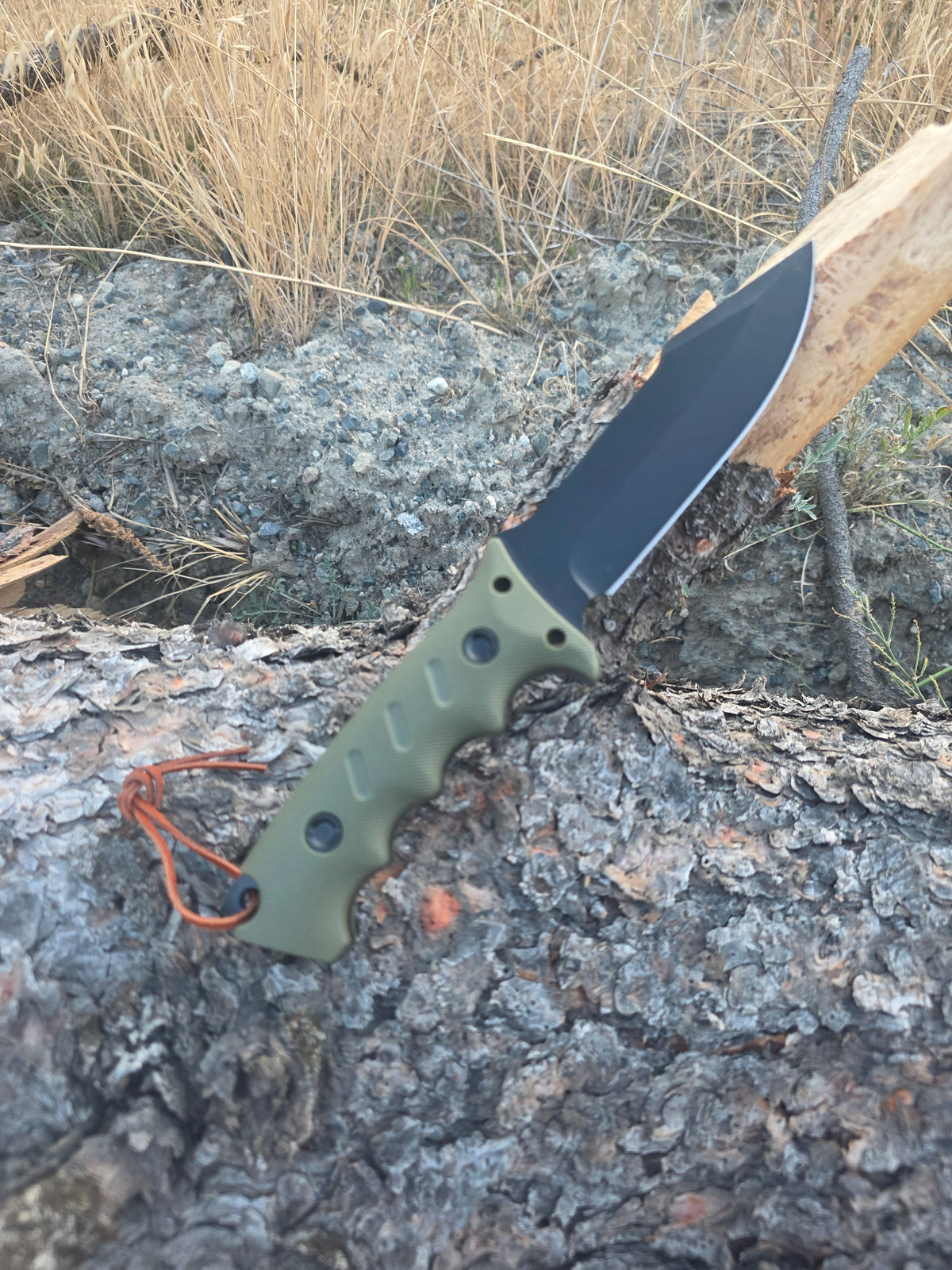 Field & Forage D2 Fixed-Blade Knife
