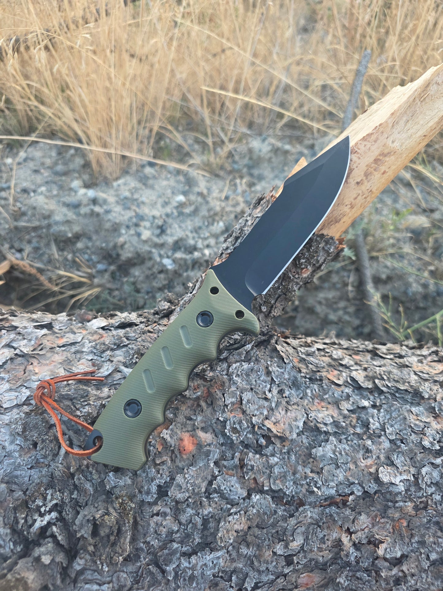 Field & Forage D2 Fixed-Blade Knife